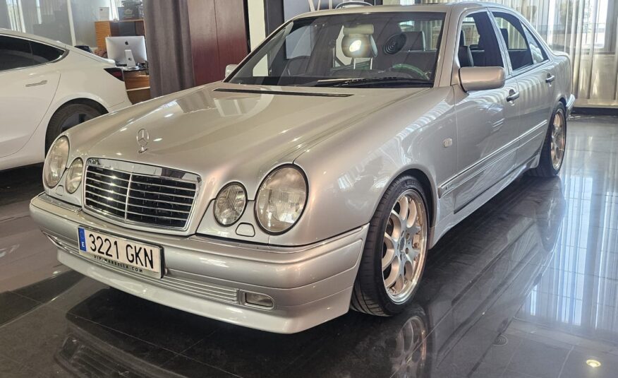 MERCEDES-BENZ E420 6.0-32V BRABUS