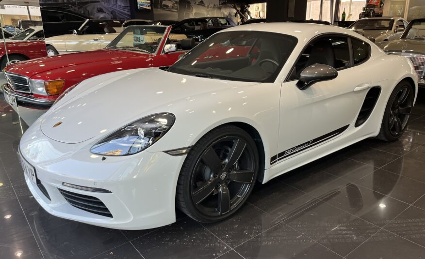 Porsche 718 Cayman T PDK