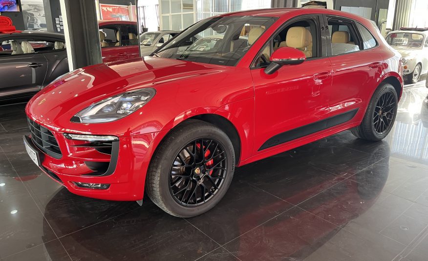 PORSCHE MACAN GTS